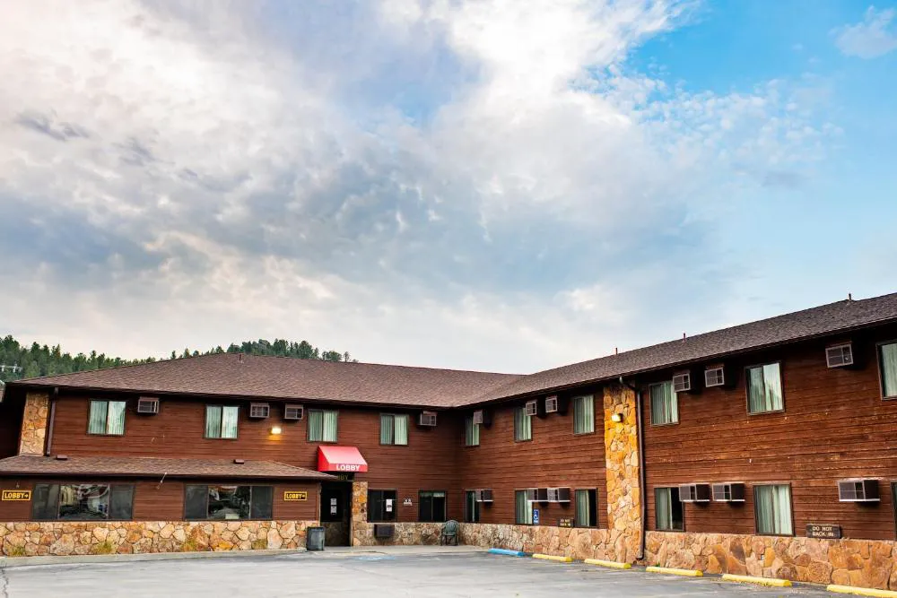 Econo Lodge Custer hotel hero
