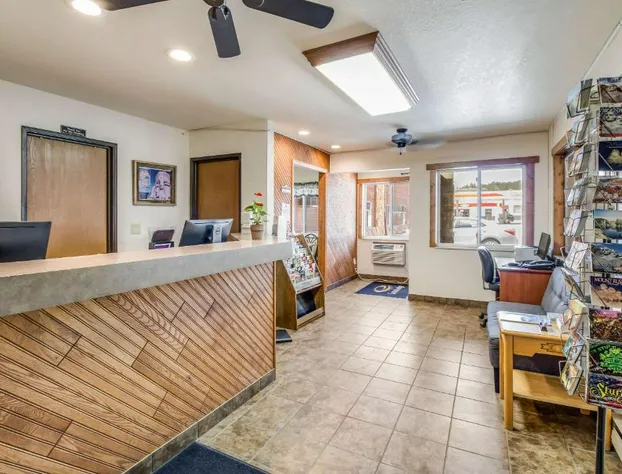 Econo Lodge Custer hotel detail image 4