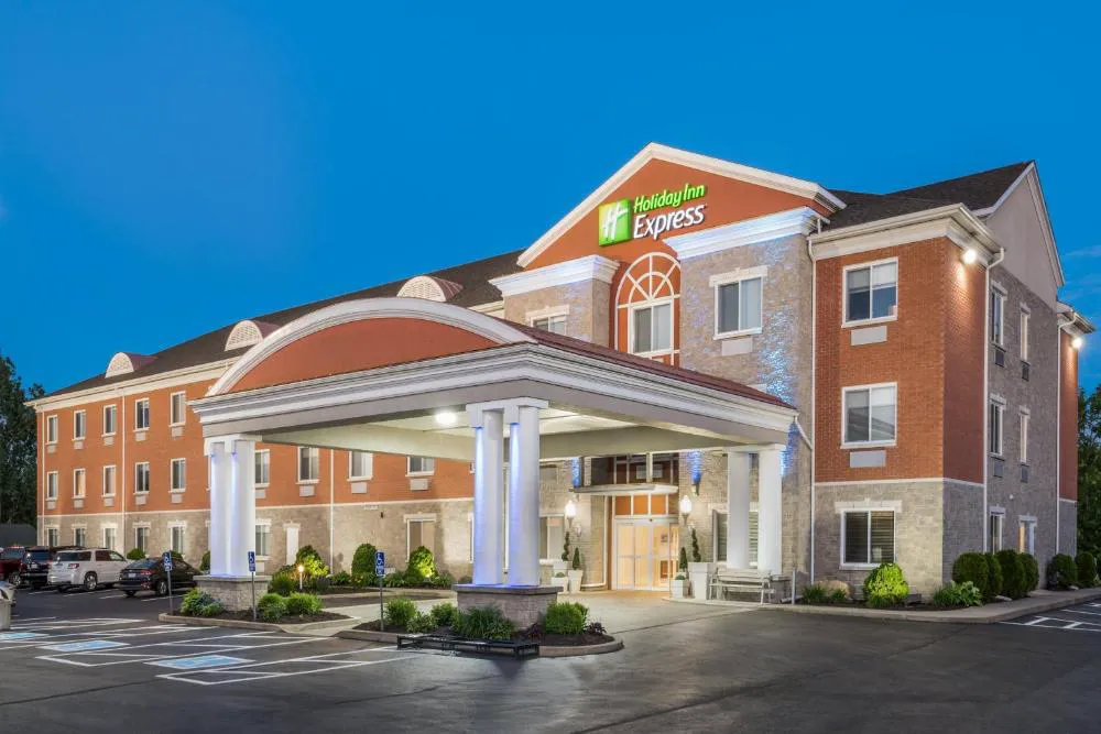 Holiday Inn Express Hotel & Suites Gananoque by IHG hotel hero