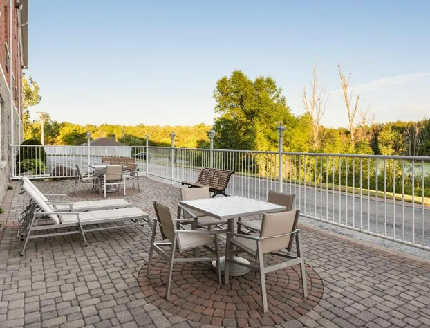 Holiday Inn Express Hotel & Suites Gananoque by IHG hotel detail image 4