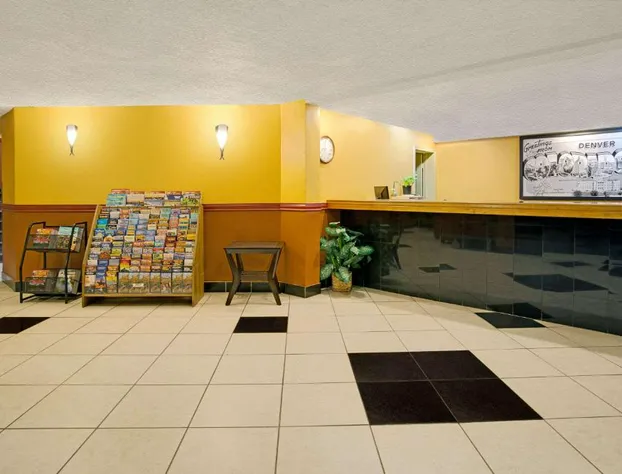 Super 8 by Wyndham Denver Stapleton hotel detail image 1