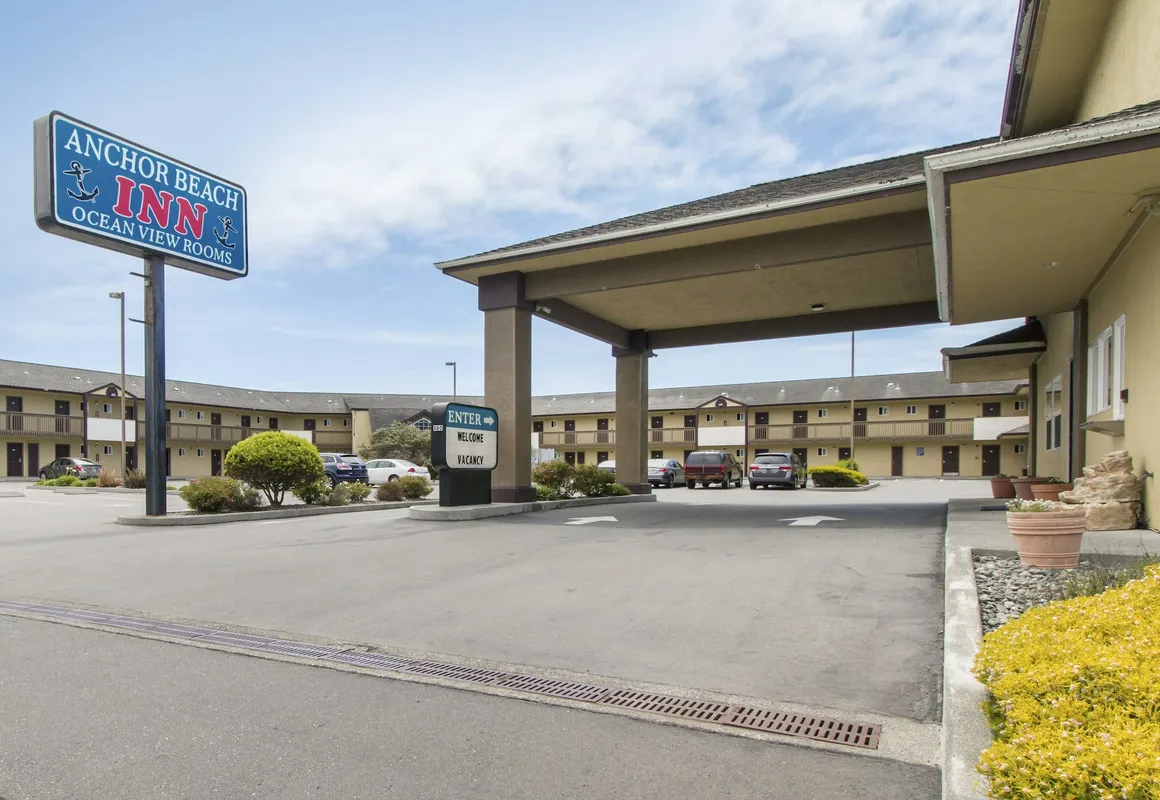 Anchor Beach Inn hotel hero