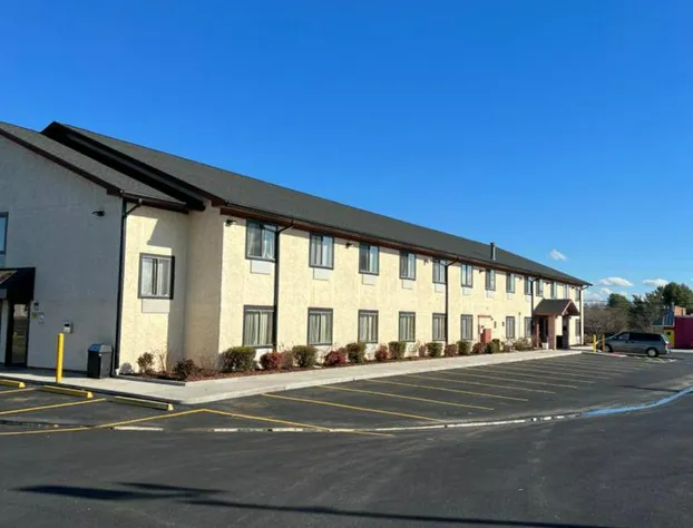 Super 8 by Wyndham Campbellsville KY hotel detail image 4