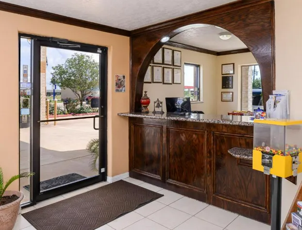 Americas Best Value Inn & Suites Waller Prairie View hotel detail image 3