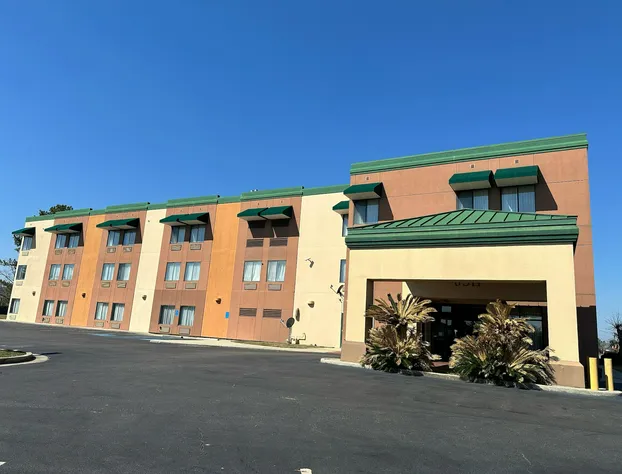 Quality Inn & Suites hotel detail image 3