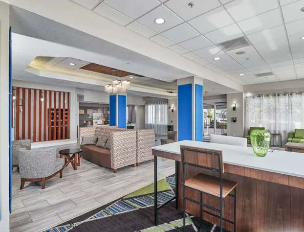 Holiday Inn Express Hotel & Suites Clearwater/Us 19 N by IHG hotel detail image 4