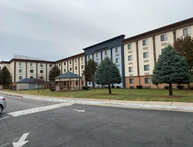 Days Inn and Suites by Wyndham Hammond, IN hotel detail image 2