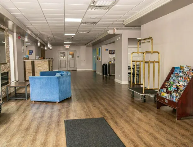 Days Inn and Suites by Wyndham Hammond, IN hotel detail image 4