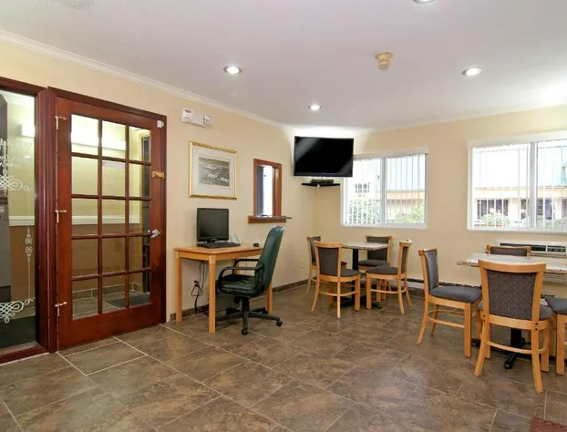 Valley Inn Shakopee hotel detail image 4