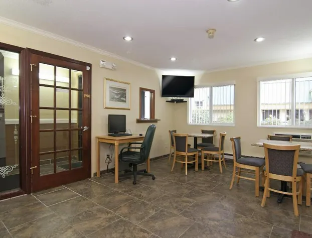 Valley Inn Shakopee hotel detail image 4