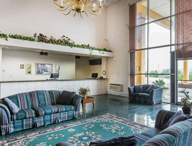 Econo Lodge Dalton West hotel detail image 2