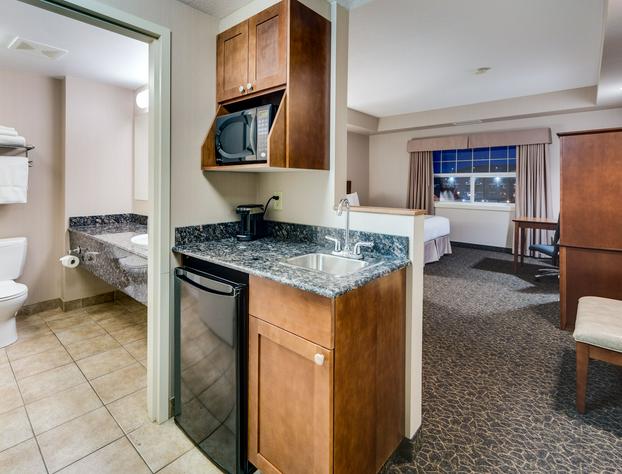 Heritage Inn & Suites hotel detail image 4