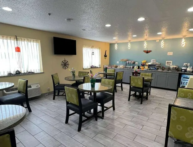 Days Inn by Wyndham Batavia Ohio hotel detail image 3