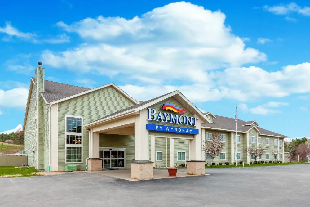 Baymont by Wyndham Beulah hotel hero