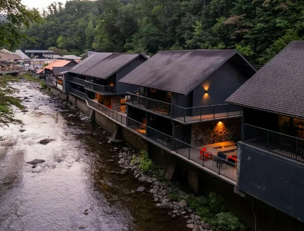 Historic Rocky Waters Inn, A Small Luxury Hotel hotel detail image 1