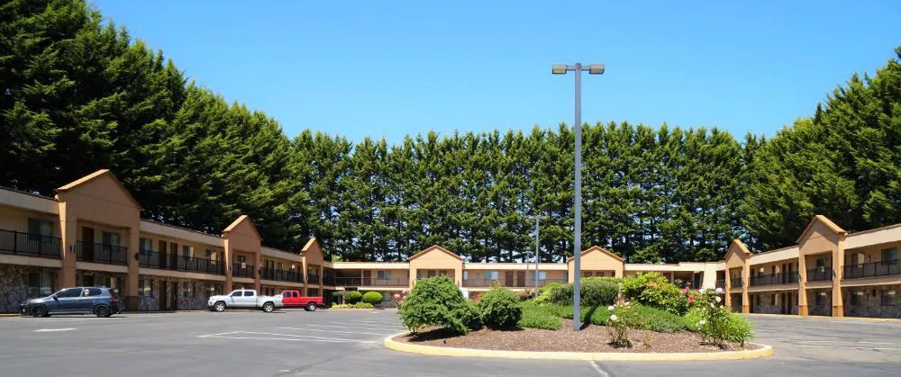 McMinnville Inn hotel hero