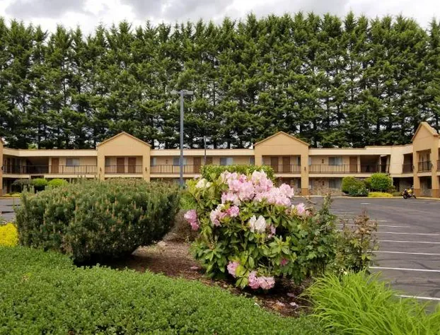 McMinnville Inn hotel detail image 1