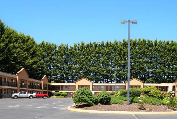 McMinnville Inn hotel detail image 2