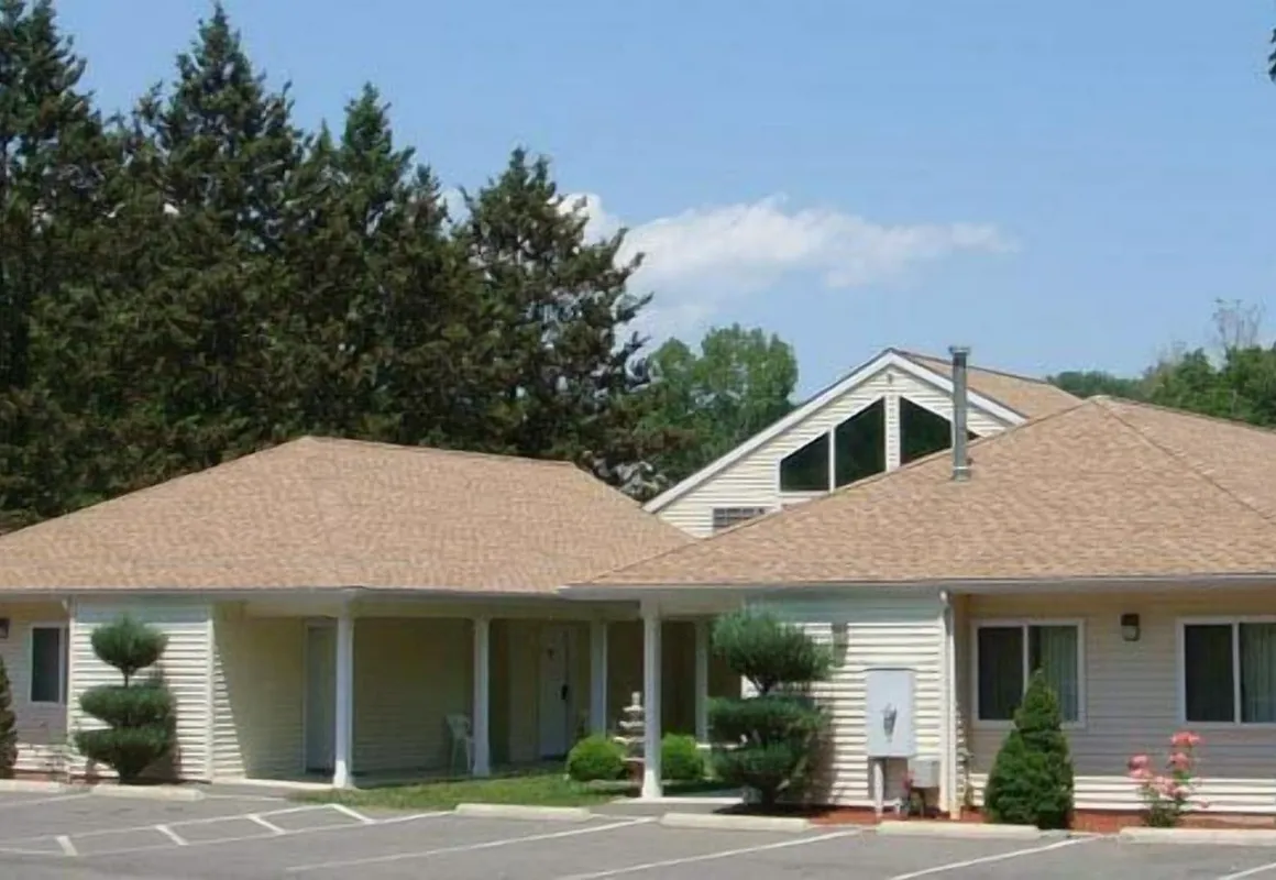 Rocky River Inn hotel hero