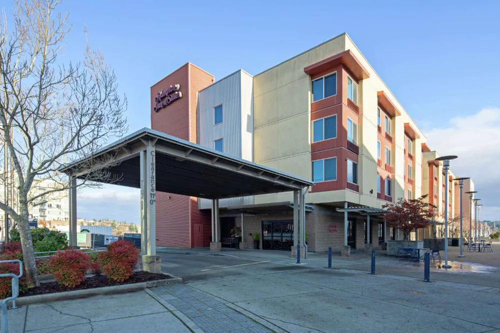 Hampton Inn & Suites Bremerton hotel hero