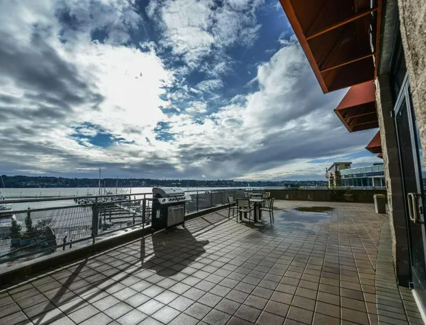 Hampton Inn & Suites Bremerton hotel detail image 4