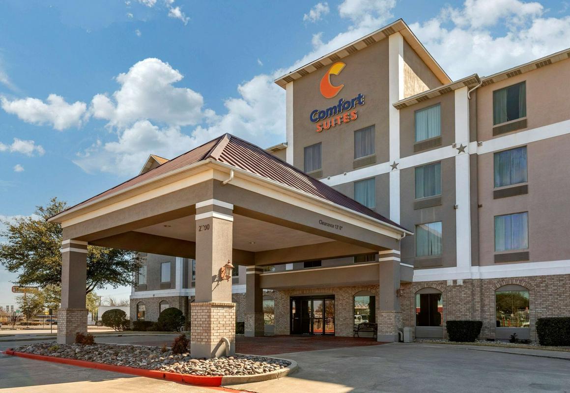 Comfort Suites Waco Near University Area hotel hero