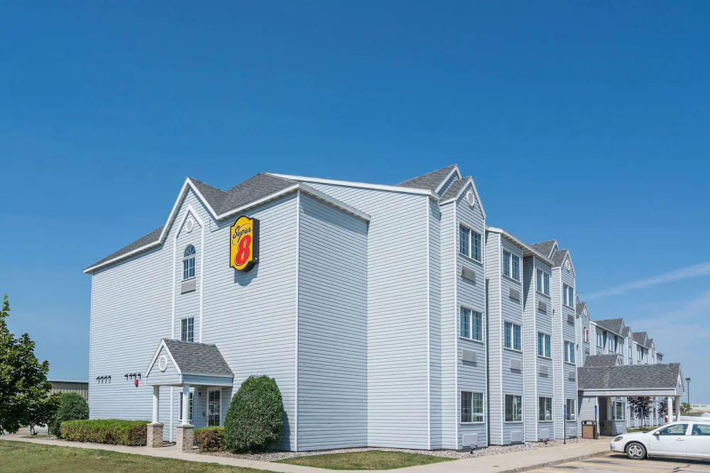 Fargo Airport Inn hotel hero