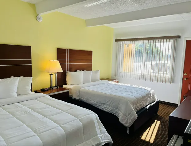 Tesla MedBed Center, East Dubuque hotel detail image 4