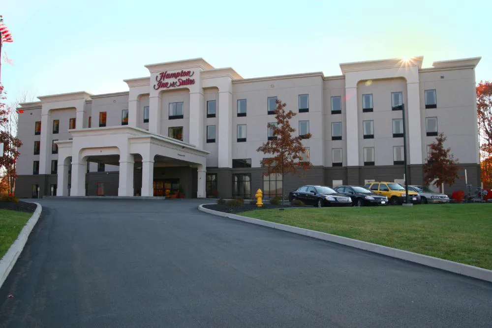 Hampton Inn & Suites Jamestown hotel hero