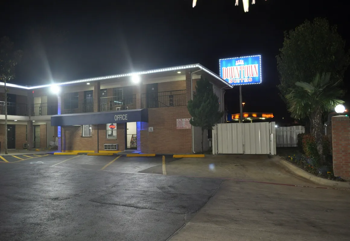 Downtown Suites Dallas hotel hero