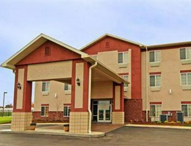 Paola Inn and Suites hotel detail image 1