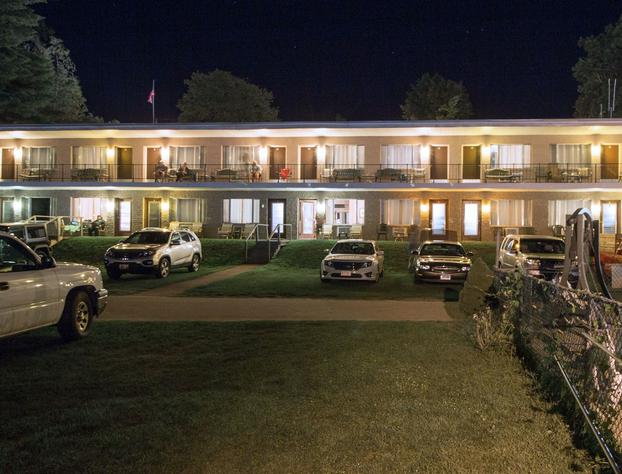 Half Moon Motel & Cottages hotel detail image 2