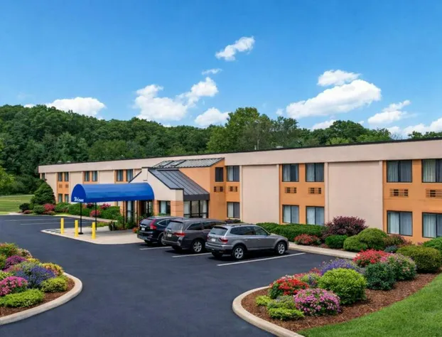 All Seasons Inn & Suites Smithfield Providence hotel detail image 1