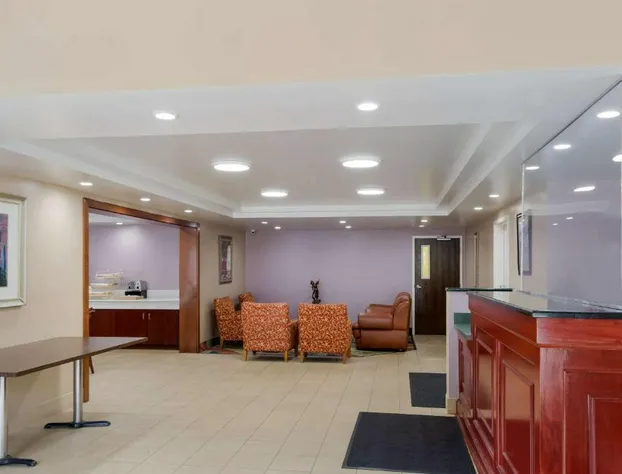 All Seasons Inn & Suites hotel detail image 4