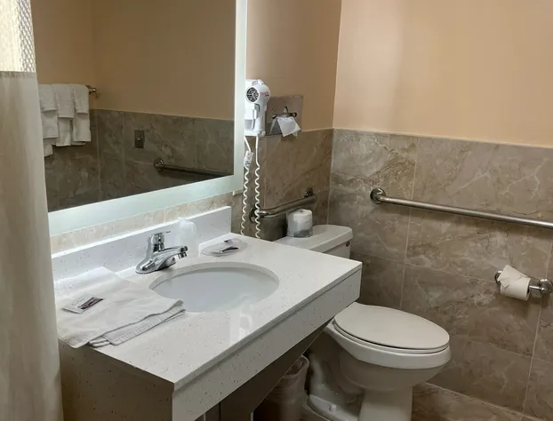 All Seasons Inn & Suites Smithfield Providence hotel detail image 2