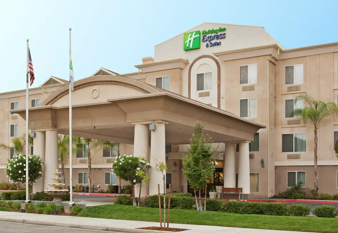 Holiday Inn Express Hotel & Suites River Park by IHG hotel hero