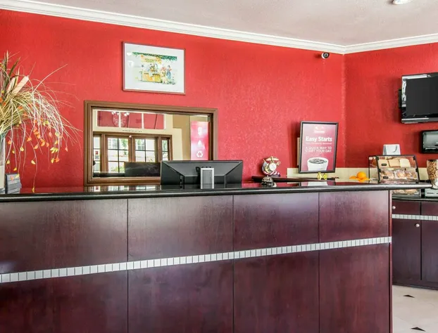 Econo Lodge Inn & Suites Fallbrook Downtown hotel detail image 4