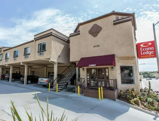 Econo Lodge Inn & Suites Fallbrook Downtown hotel detail image 1