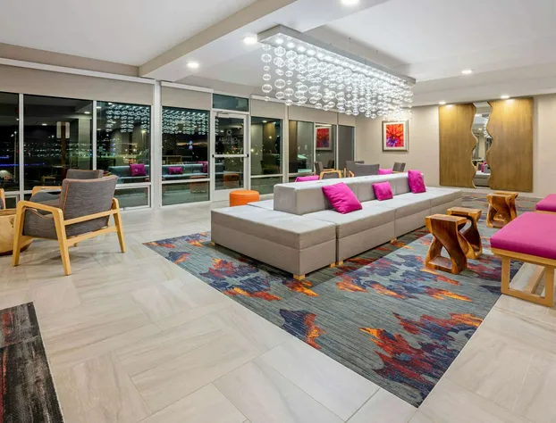 La Quinta Inn & Suites by Wyndham Seattle Federal Way hotel detail image 2