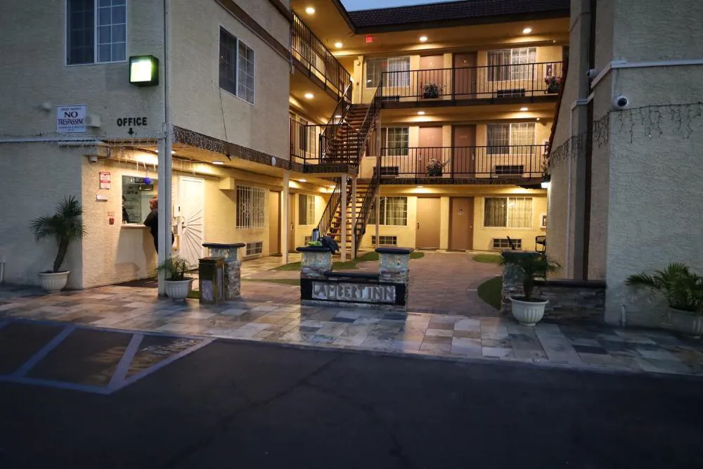 Lambert Inn hotel hero