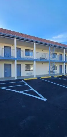 Travel Inn & Suite hotel detail image 1