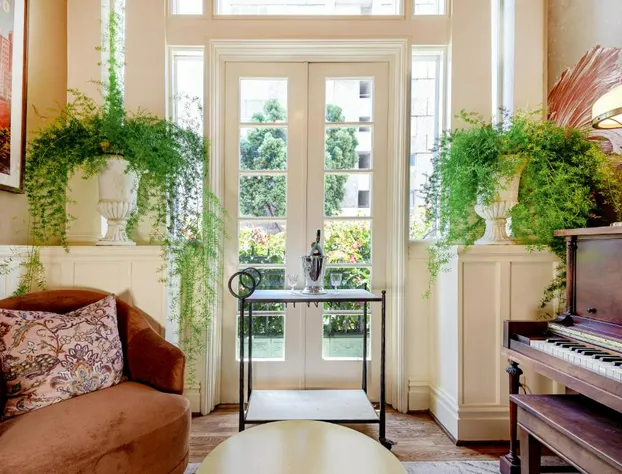 Nob Hill Inn hotel detail image 3