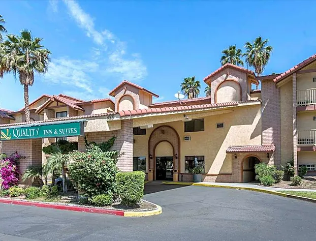 Quality Inn & Suites Bakersfield hotel detail image 2