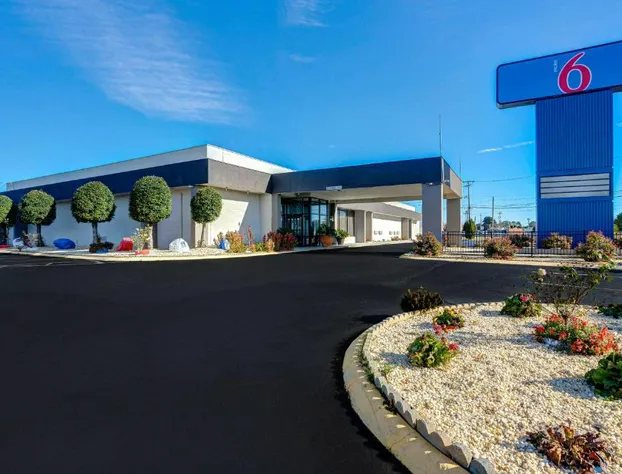 Motel 6 Burlington, NC hotel detail image 2