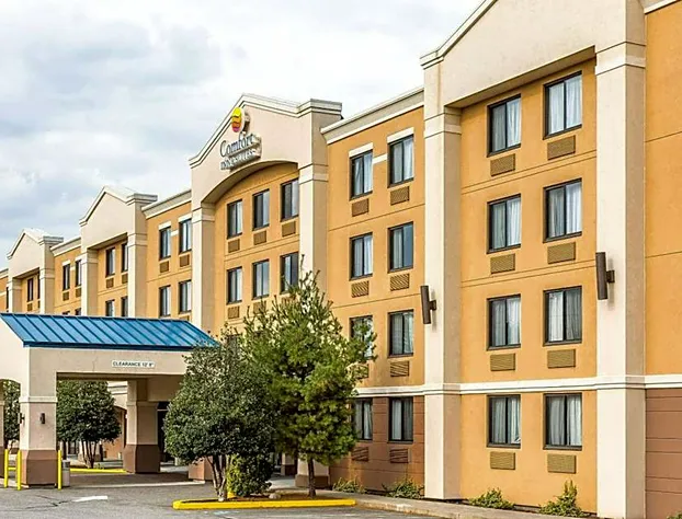 Comfort Inn & Suites hotel detail image 2