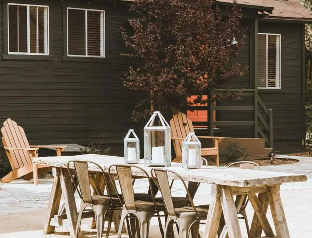 Noon Lodge at Mallard Bay hotel detail image 3