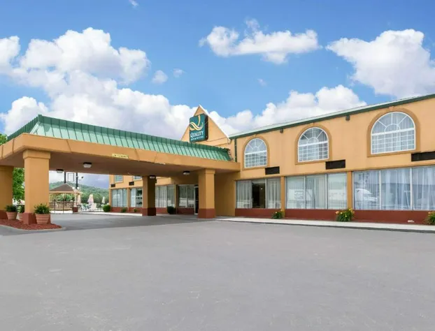 Quality Inn & Suites Horse Cave - Cave City hotel detail image 1