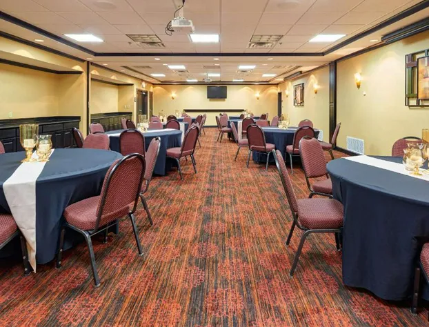 Hampton Inn & Suites Waco-South hotel detail image 4
