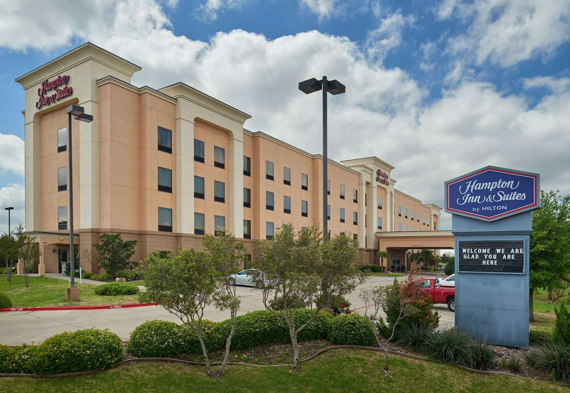 Hampton Inn & Suites Waco-South hotel hero