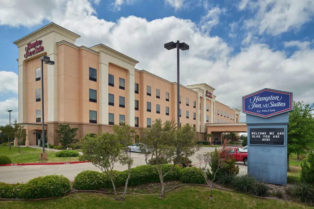 Hampton Inn & Suites Waco-South hotel hero